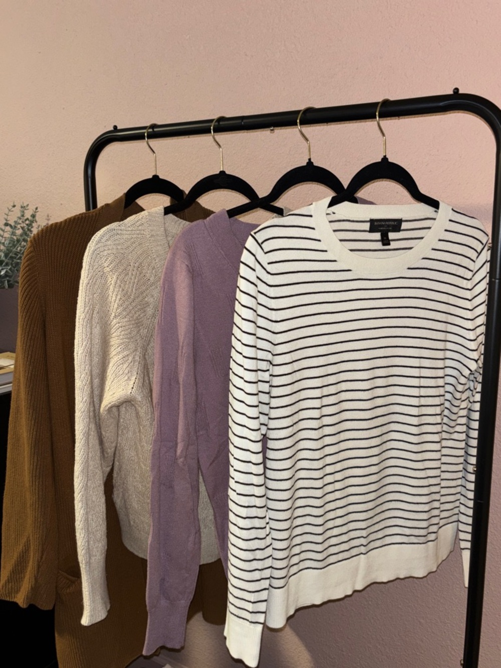 Size M Sweater Bundle - 4 Banana Republic Old Navy Business Casual Knit Sweaters